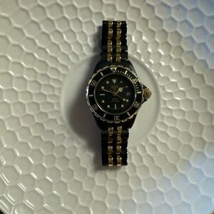 Vintage TAG Heuer 1000 Black Coral Gold Women’s Watch 980.029N – 200m Diver
